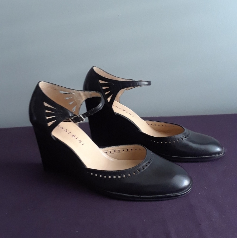Gianni Bini Mary Jane wedges
